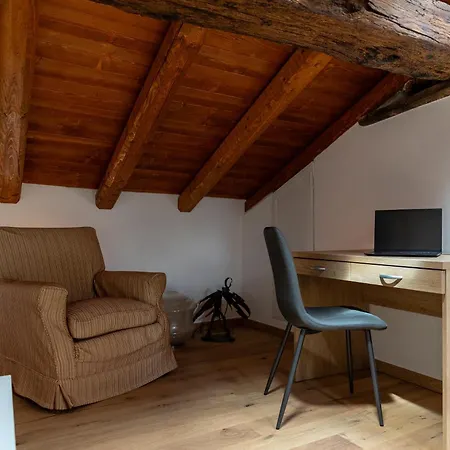 Апартаменты Piazza Del - Менаджо